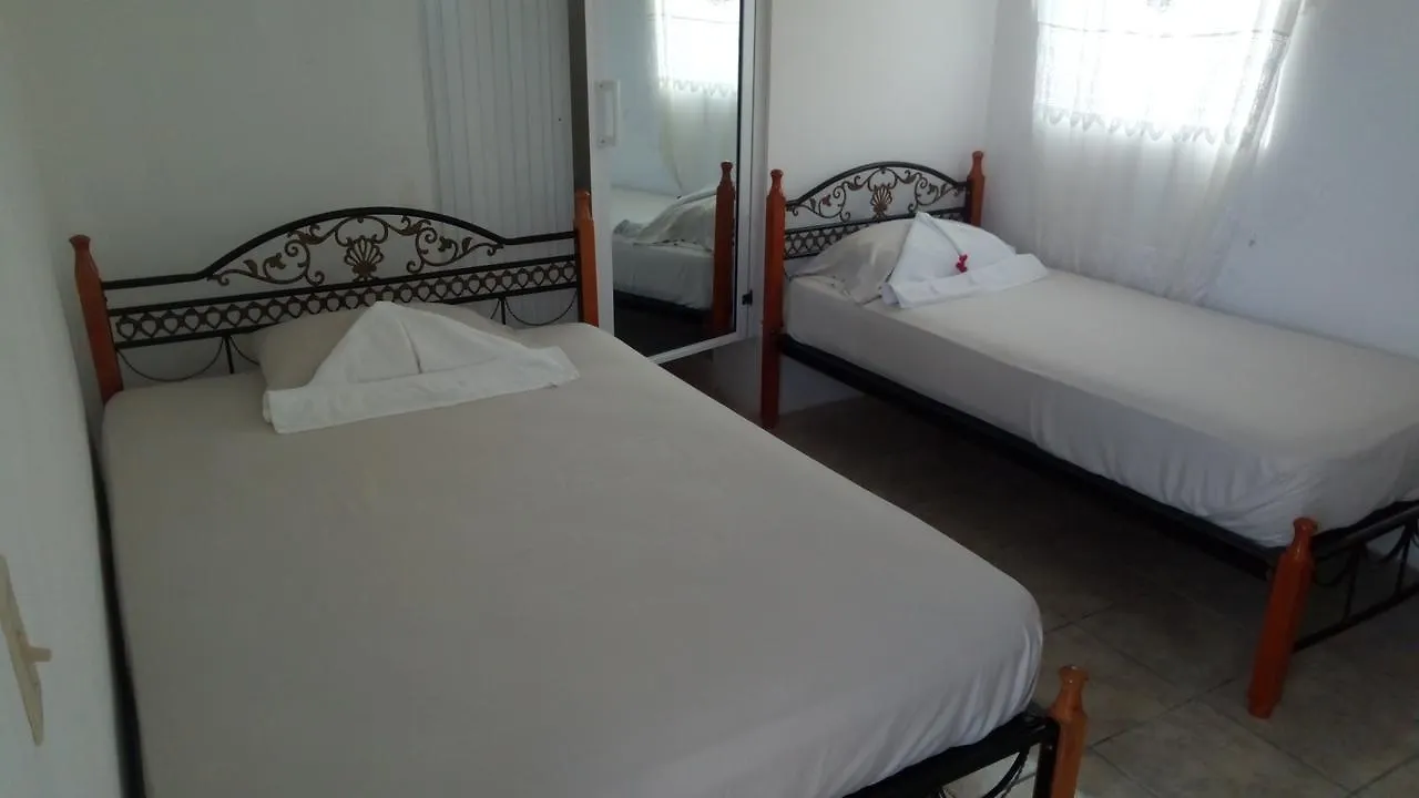 Le Relais Hotel Bar Resto & Resorts Fort Liberté Haïti