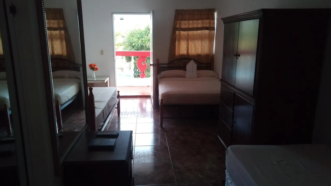 Le Relais Hotel Bar Resto & Resorts Fort Liberté Haïti