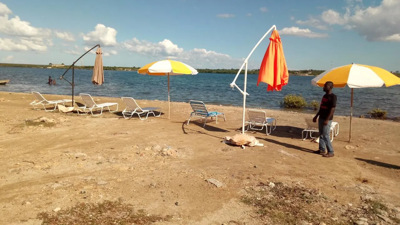 Le Relais Hotel Bar Resto & Resorts Fort Liberté